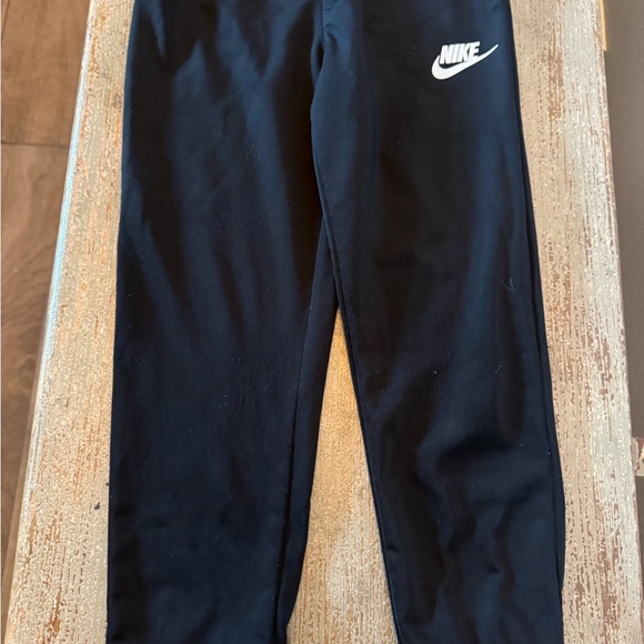 Nike Black and White Athletic Set - Picture 3 of 4